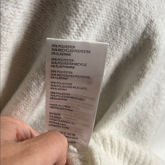 Urban Outfitters Finley Cropped Turtleneck Sweater Size XS - Picture 5 of 7